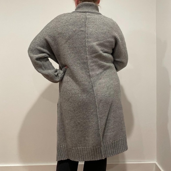 long cozy grey knit sweater from Gap - Picture 5 of 8